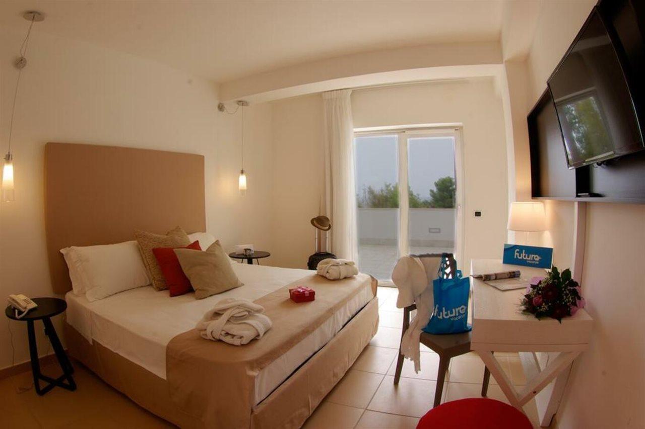 Futura Club Spiagge Bianche Hotel Fontane Bianche Exterior photo